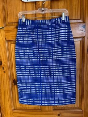 Banana Republic Blue & White Patterned Pencil Skirt
